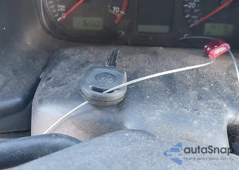 2002 Volkswagen Eurovan Mv из США, поврежденный, VIN WV2MB47092H030368